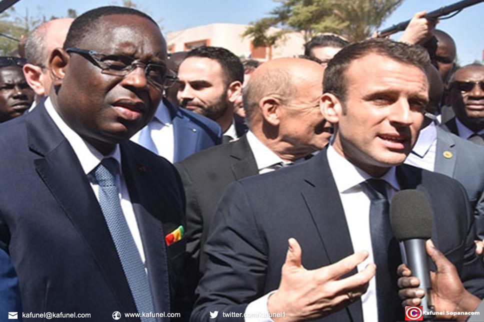 Macron en donneur de leçon à ses élèves africains de la francophonie Macron en donneur de leçon à ses élèves africains de la francophonie