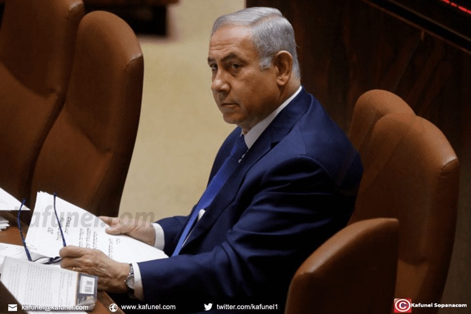 Le Premier ministre israélien Benjamin Netanyahu au Parlement israélien le 12 mars 2018.jpg Le Premier ministre israélien Benjamin Netanyahu au Parlement israélien le 12 mars 2018