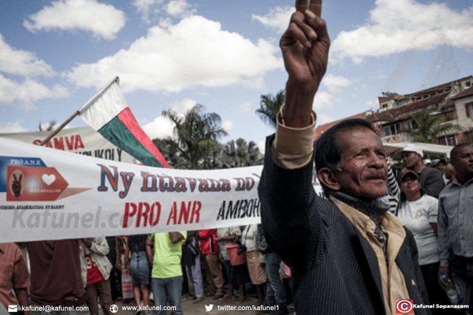 Madagascar-armée-politique.jpg