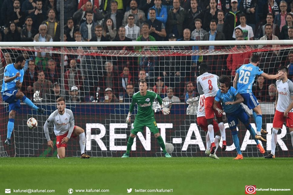 Marseille se fait très peur, mais Rolando sauve l'OM en ½ à Salzbourg.jpg