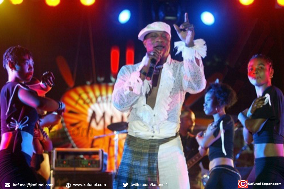RDCongo-France-procès-agression-people-culture-musique.jpg Le chanteur congolais Koffi Olomidé à Dakar, 30 avril 2005 | AFP/Archives | Seyllou