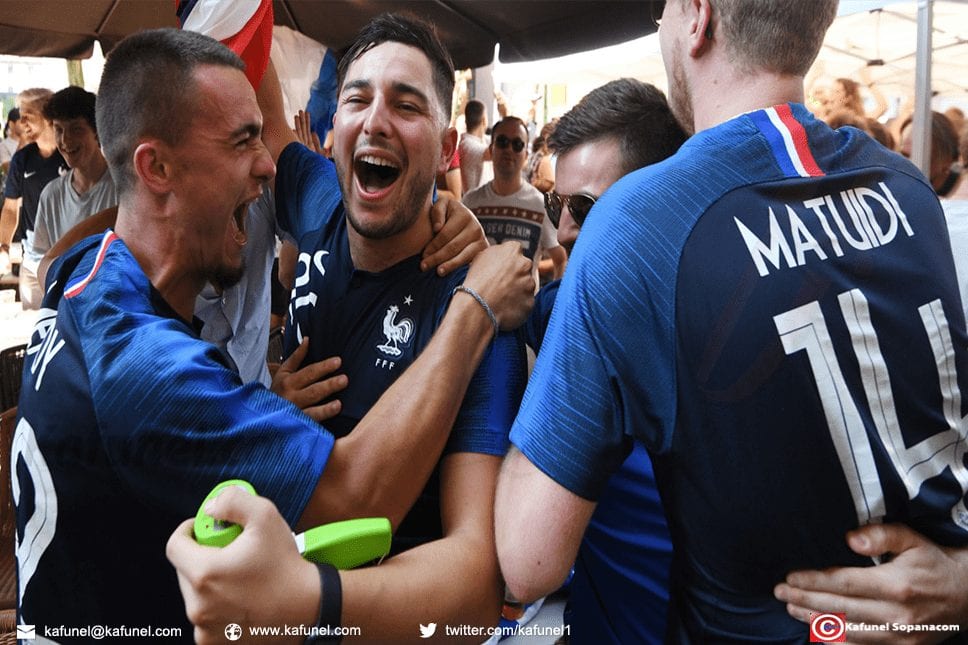 Les ventes de maillot ont augmenté de 30 % par rapport à la même période à l'Euro-2016.@ AFP