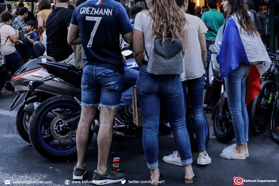 Coupe-du-monde-un-mouvement-de-foule-a-Nice-fait-30-blesses-legers.gif