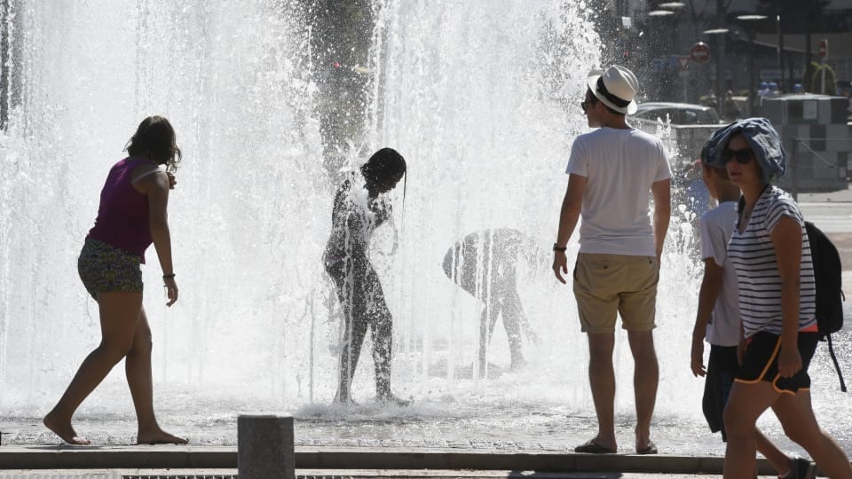 canicule-chaleur-jeux-eau