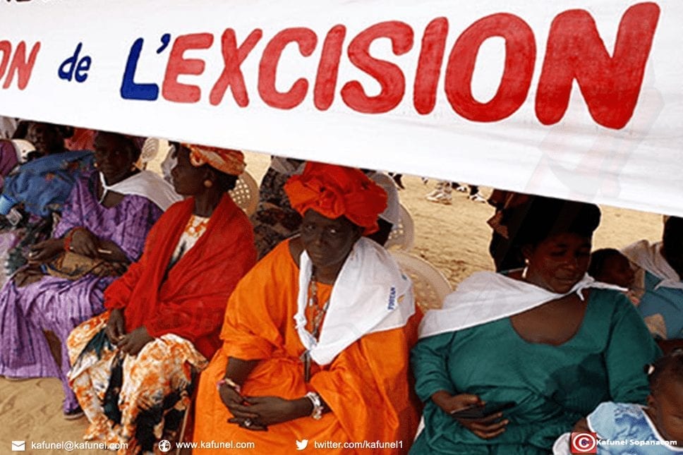 Des adolescentes de Tambacounda (Sénégal Est) marchent contre l’excision.jpg