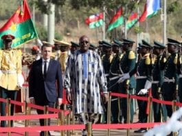 Macron: "Avec Kaboré, nous nous entendons bien. Et donc, nous plaisantons".