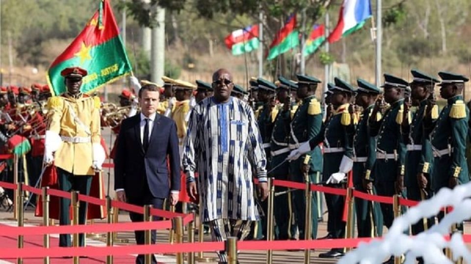 Macron rétorque la polémique sur Kaboré est ridicule Macron: "Avec Kaboré, nous nous entendons bien. Et donc, nous plaisantons".
