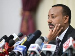 Guy Bertrand Mapamgou , ministre gabonais de la Communication, porte-parole du gouvernement
