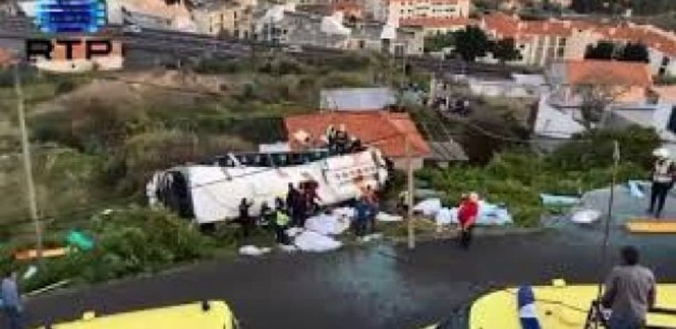 Accident meurtrier d'un bus de touristes à Madère Accident meurtrier d'un bus de touristes à Madère