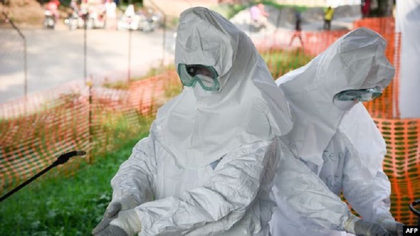 Ebola en RDC quatre morts et 132 attaques contre des équipes médicales L'équipe médicale au centre de traitement contre Ebola (ETU).