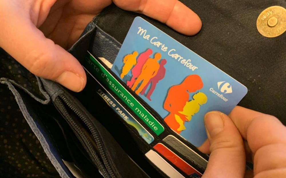 Avec la limitation des super-promos, la plupart des enseignes vont proposer à leurs clients de nouveaux avantages sur les cartes de fidélité. (Illustration) LP/Aurélie Audureau