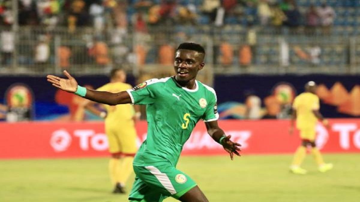 Idrissa Gueye célèbre son but salvateur face au Bénin. Idrissa Gueye célèbre son but salvateur face au Bénin.