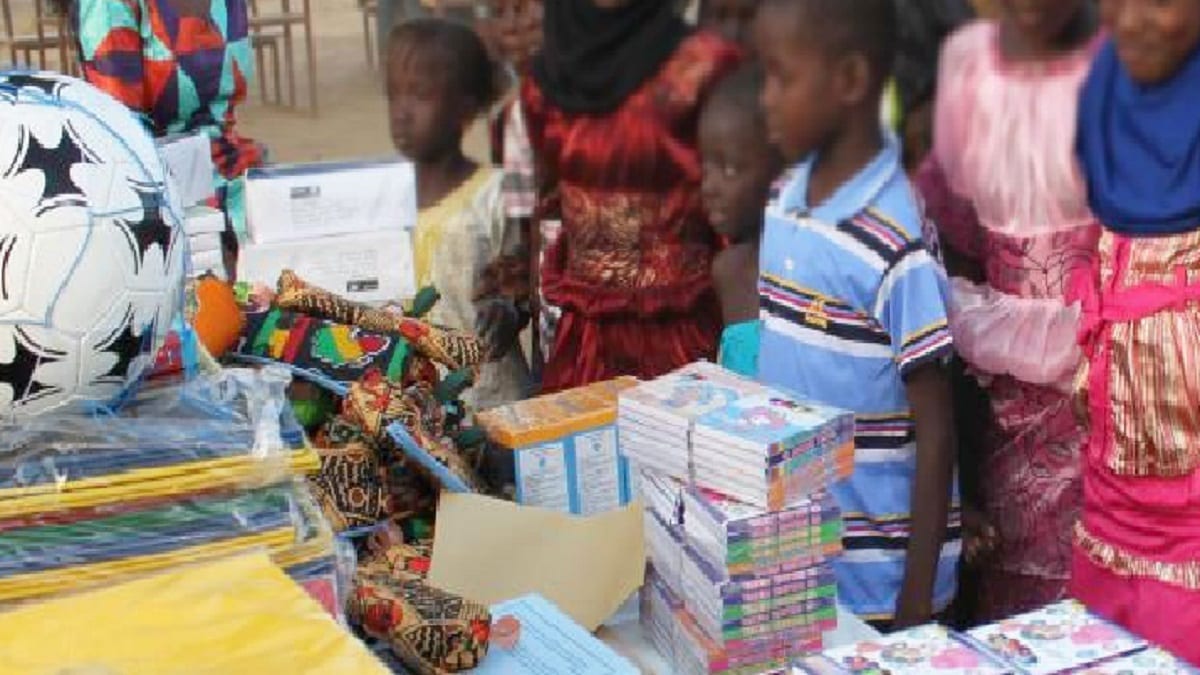 Dons de Fournitures scolaires de la Commune de Fatick aux écoles