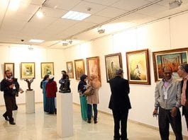 Fes-Vernissage-du-3eme-salon-du-Maroc-des-arts-plastiques-L-artiste-Abdelkader-Rhorbal-M
