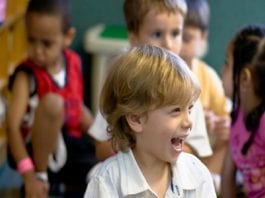 Vrai ou faux ! La France enseigne différentes pratiques sexuelles aux élèves français dès l’âge de 4 ans