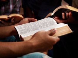 Le Christianisme en Afrique : Se Convertir à l’Universelle ?