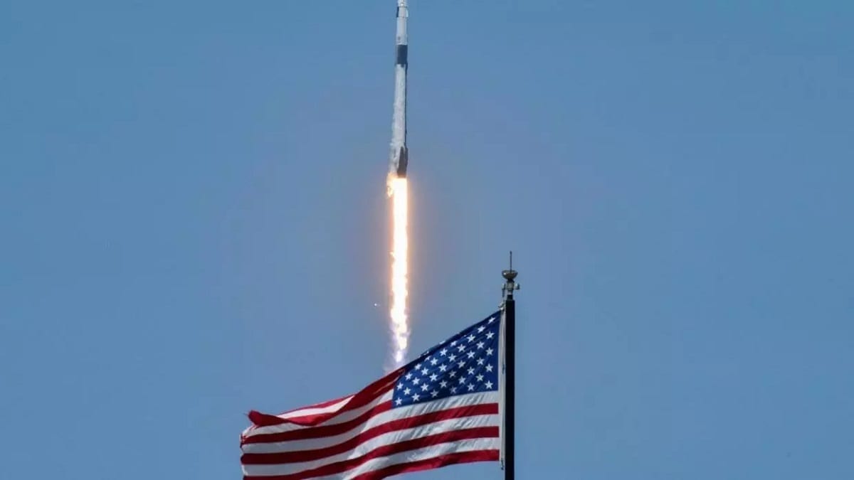 SpaceX décollage réussi pour son premier vol habité SpaceX décollage réussi pour son premier vol habité