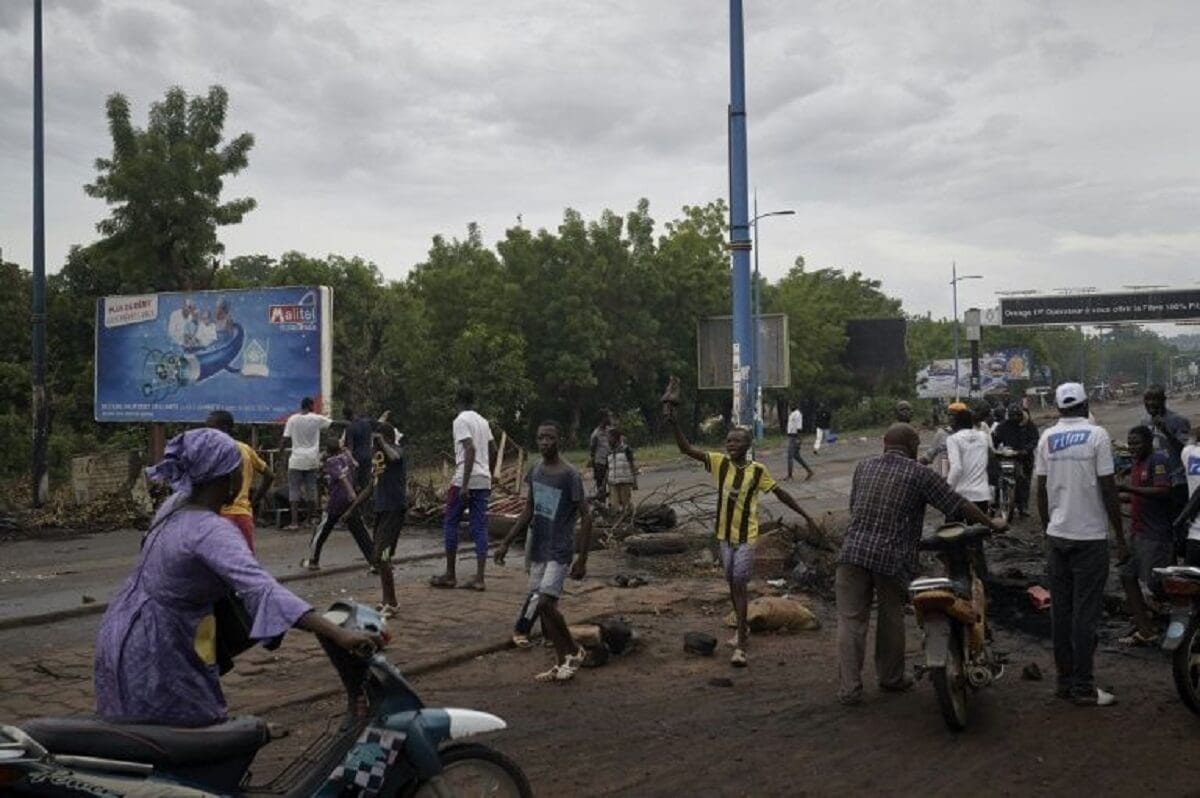 Bamako face à l'inconnu après ses pires troubles depuis des années Bamako face à l'inconnu après ses pires troubles depuis des années