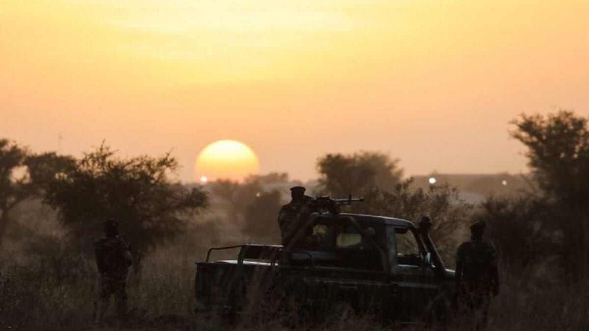 Fosses communes au Niger l'armée accusée d'avoir exécuté plus de 70 civils Fosses communes au Niger l'armée accusée d'avoir exécuté plus de 70 civils