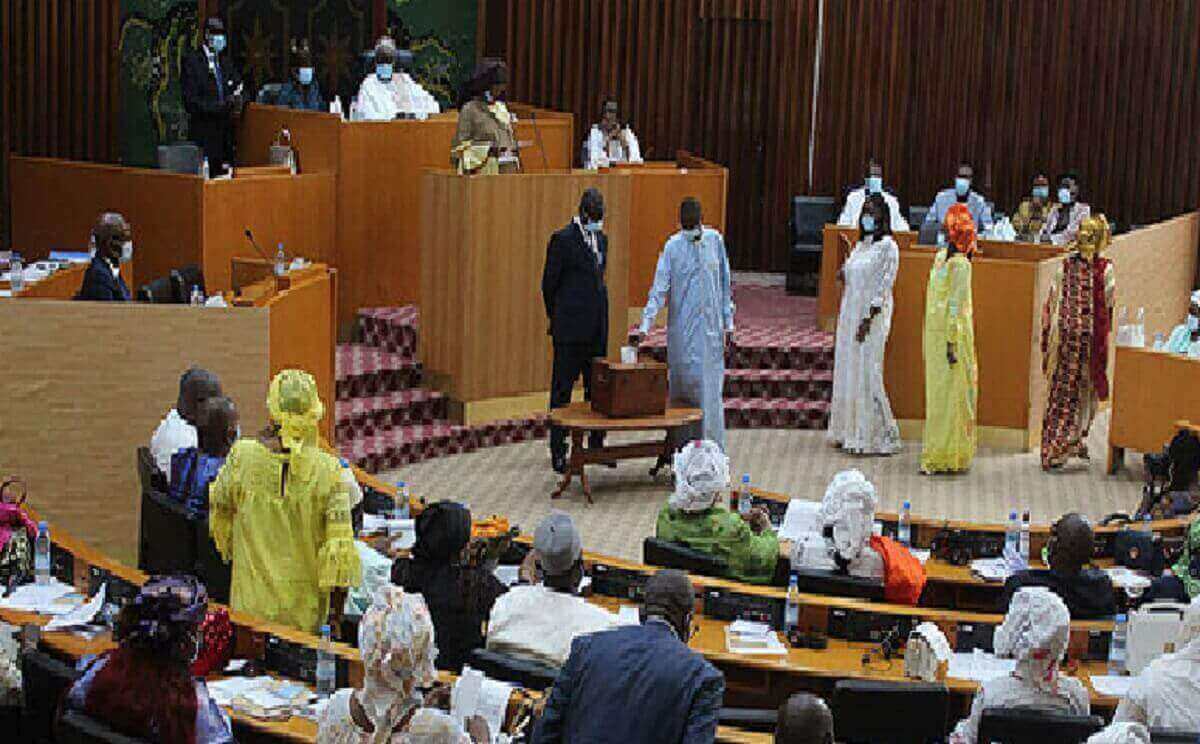 assemblee-nationale-renouvelle-son-bureau-abdou-mbow-1er-vice-president