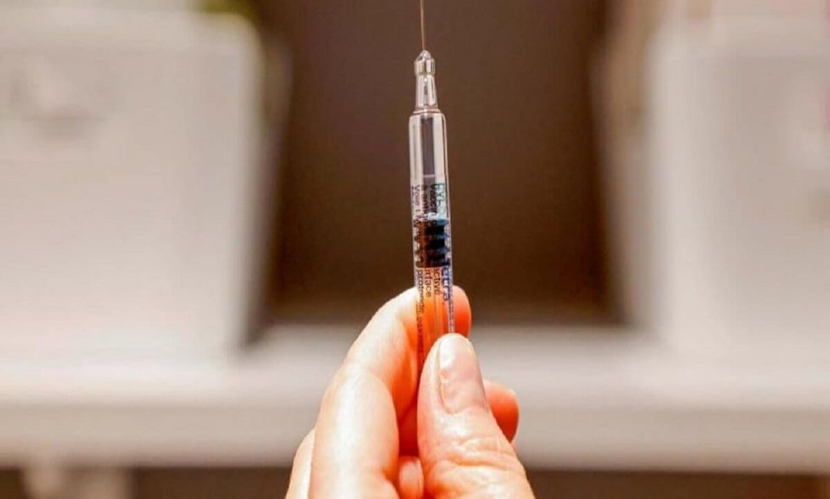 Le vaccin Pfizer-BioNTech finalement efficace à 95 % Le vaccin Pfizer-BioNTech finalement efficace à 95 %