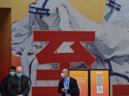 Chine les experts de l'OMS visitent un hôpital de Wuhan sous l'œil attentif de Pékin