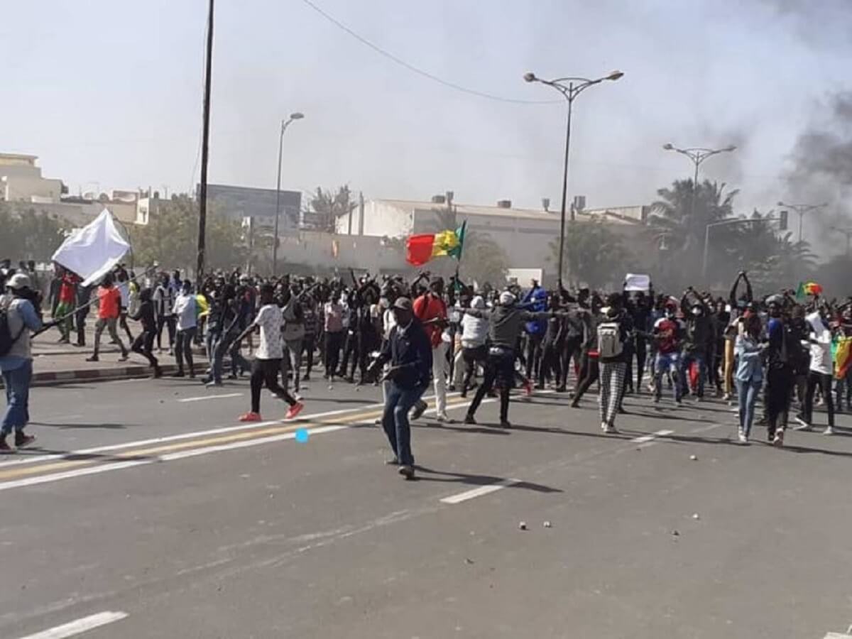 Manifestation Du M2D… A La Place De L’obélisque (DIRECT)