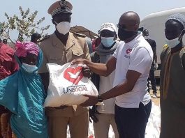 Décharge de Mbeubeuss - Unisocial au chevet de 200 récupérateurs du 3 ème avec des kits alimentaires