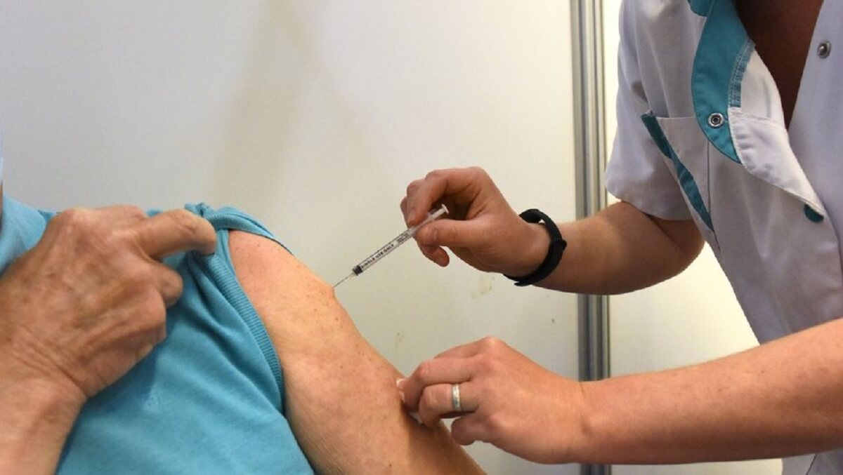 plus de 90 personnes rappelées après une erreur de dosage dans la vaccination plus de 90 personnes rappelées après une erreur de dosage dans la vaccination