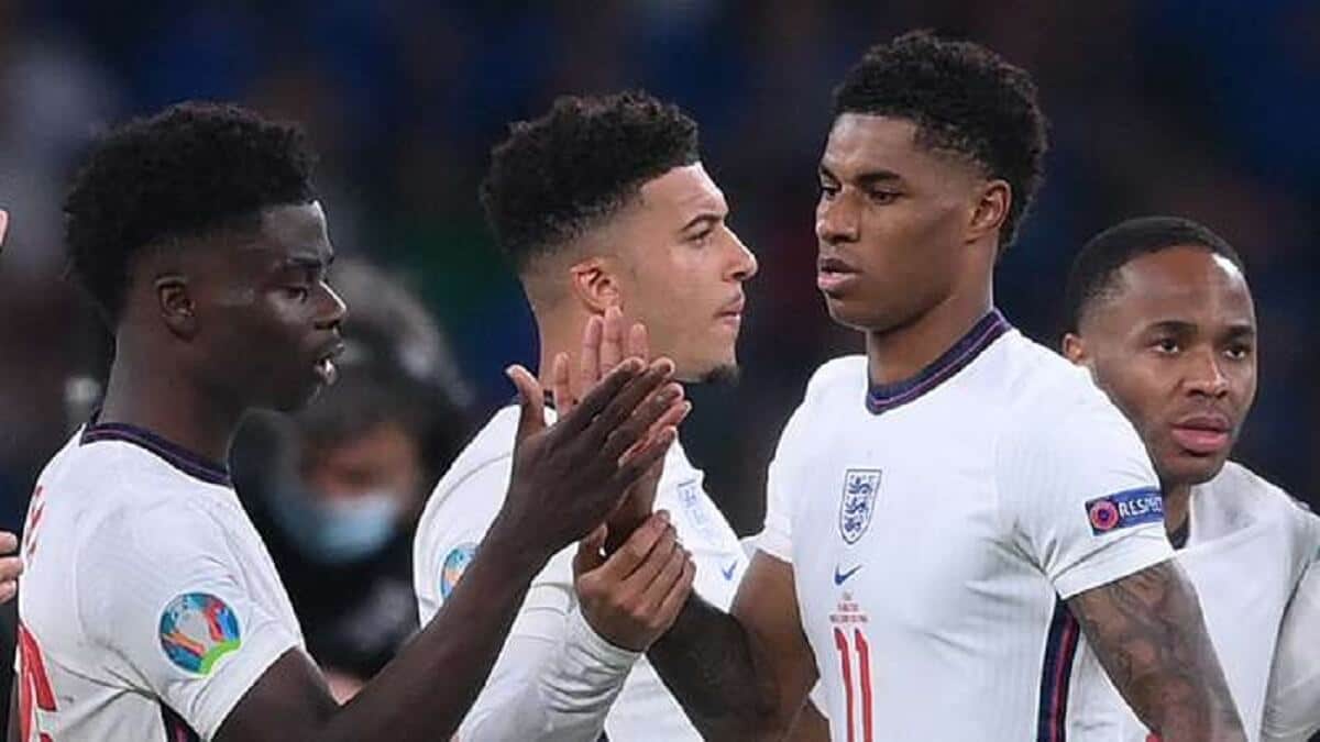 Rashford, Sancho et Saka cibles d'attaques racistes, la FA monte au créneau Rashford, Sancho et Saka cibles d'attaques racistes, la FA monte au créneau