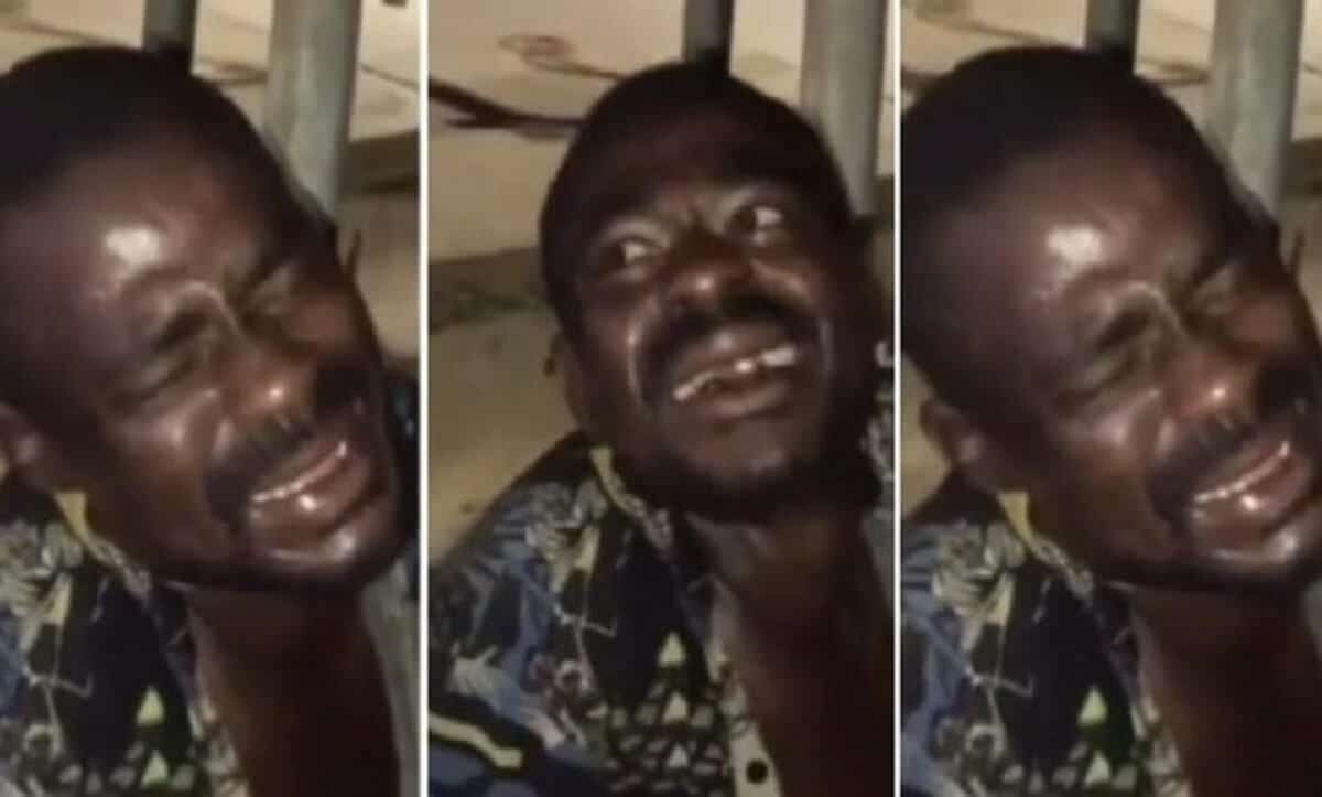 Ghana-un-voleur-forcé-à-rire-se-faisant-frapper-pour-avoir-volé-câbles