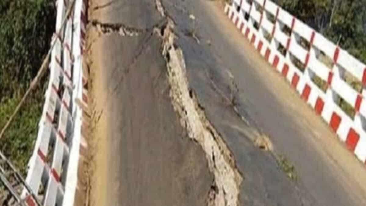 Ponton De Dionewar S’Est Écroulé (Maire)