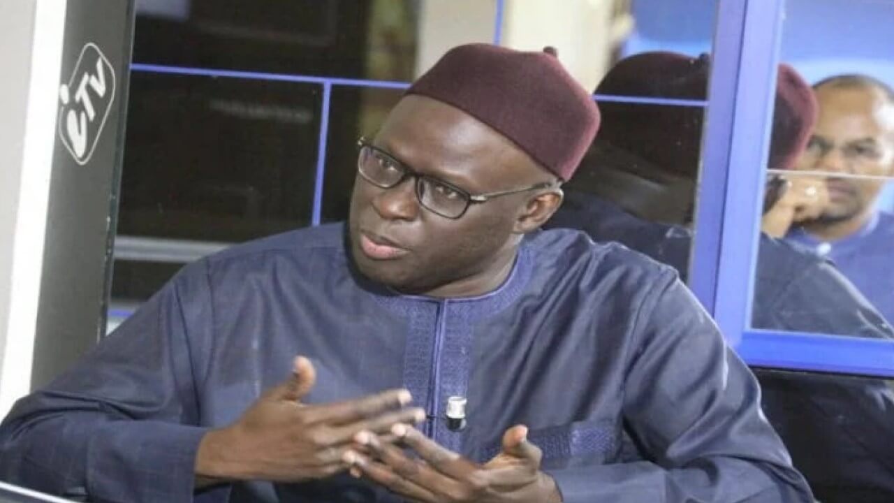 300 milliardaires sont des fonctionnaires au Sénégal selon Cheikh Bamba Diéye 300 milliardaires sont des fonctionnaires au Sénégal selon Cheikh Bamba Diéye