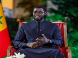 bassirou diomaye diakhar faye face à la presse , ce 4 avril 2025 (9)